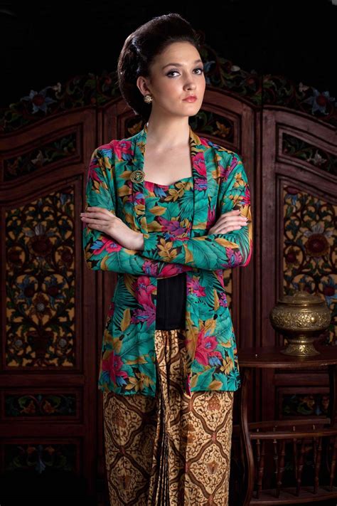 model kebaya kutu baru